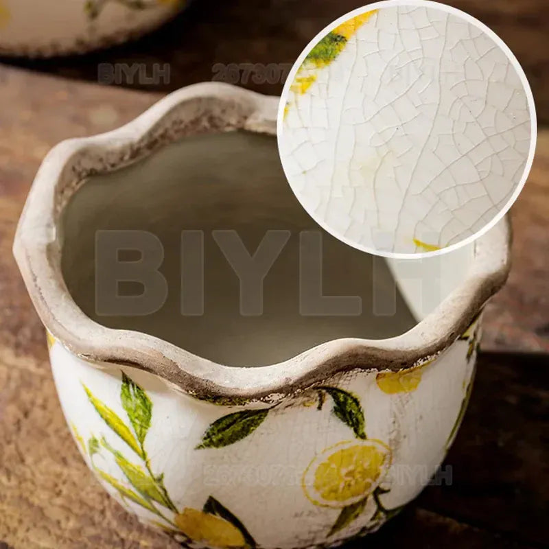 Cache pot avec motif en céramique