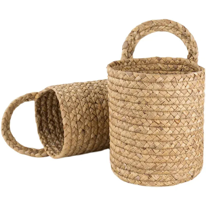 Cache pot en osier à accrocher