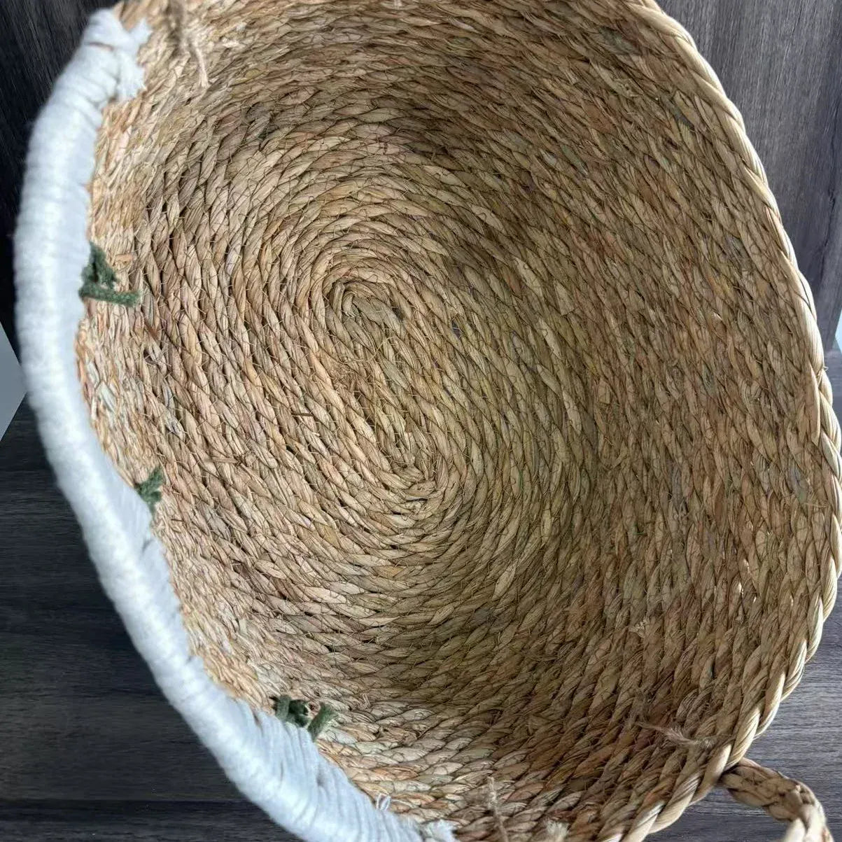 Cache pot en osier ovale