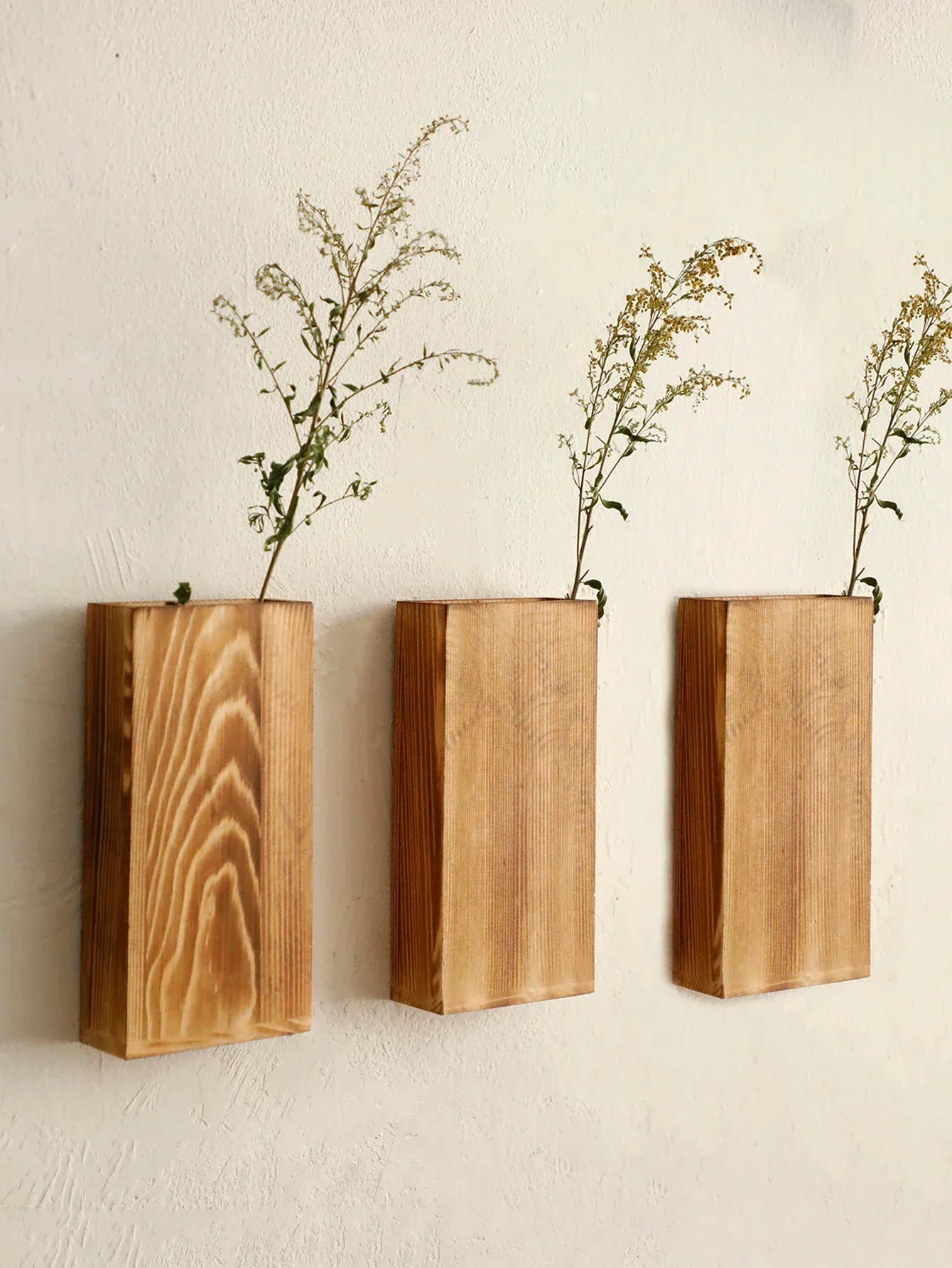 cache pot mural en bois