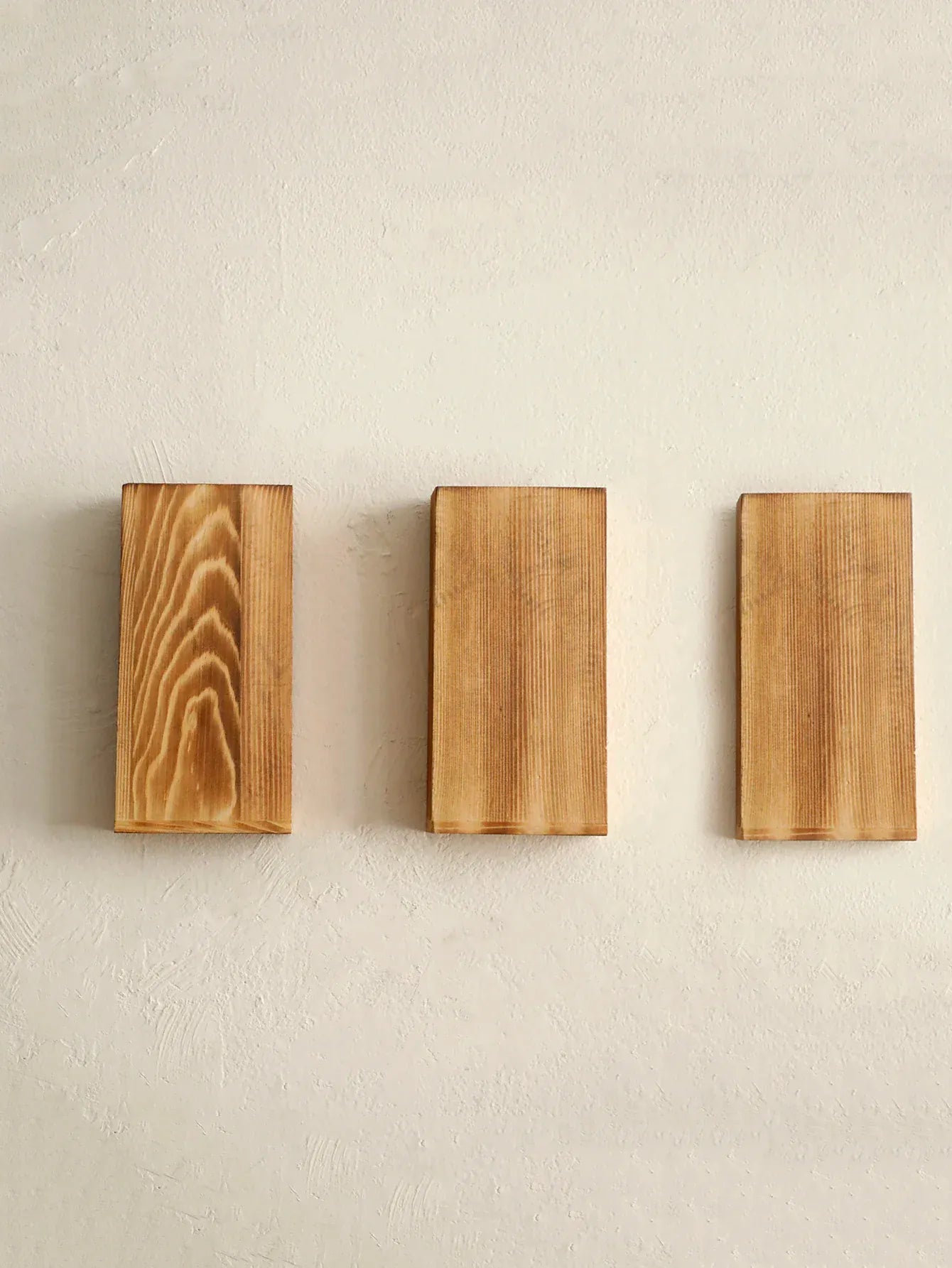 cache pot mural en bois