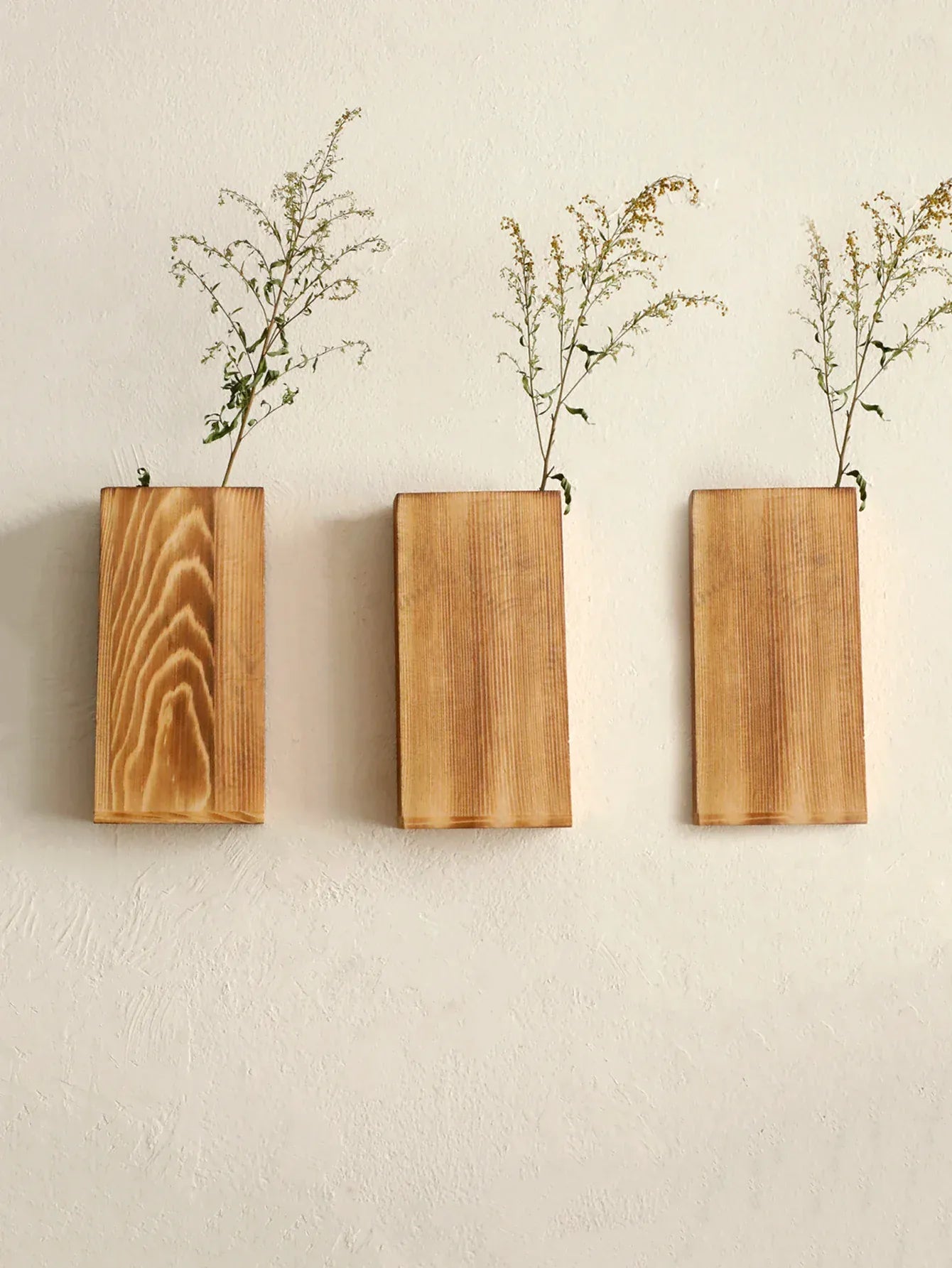 cache pot mural en bois