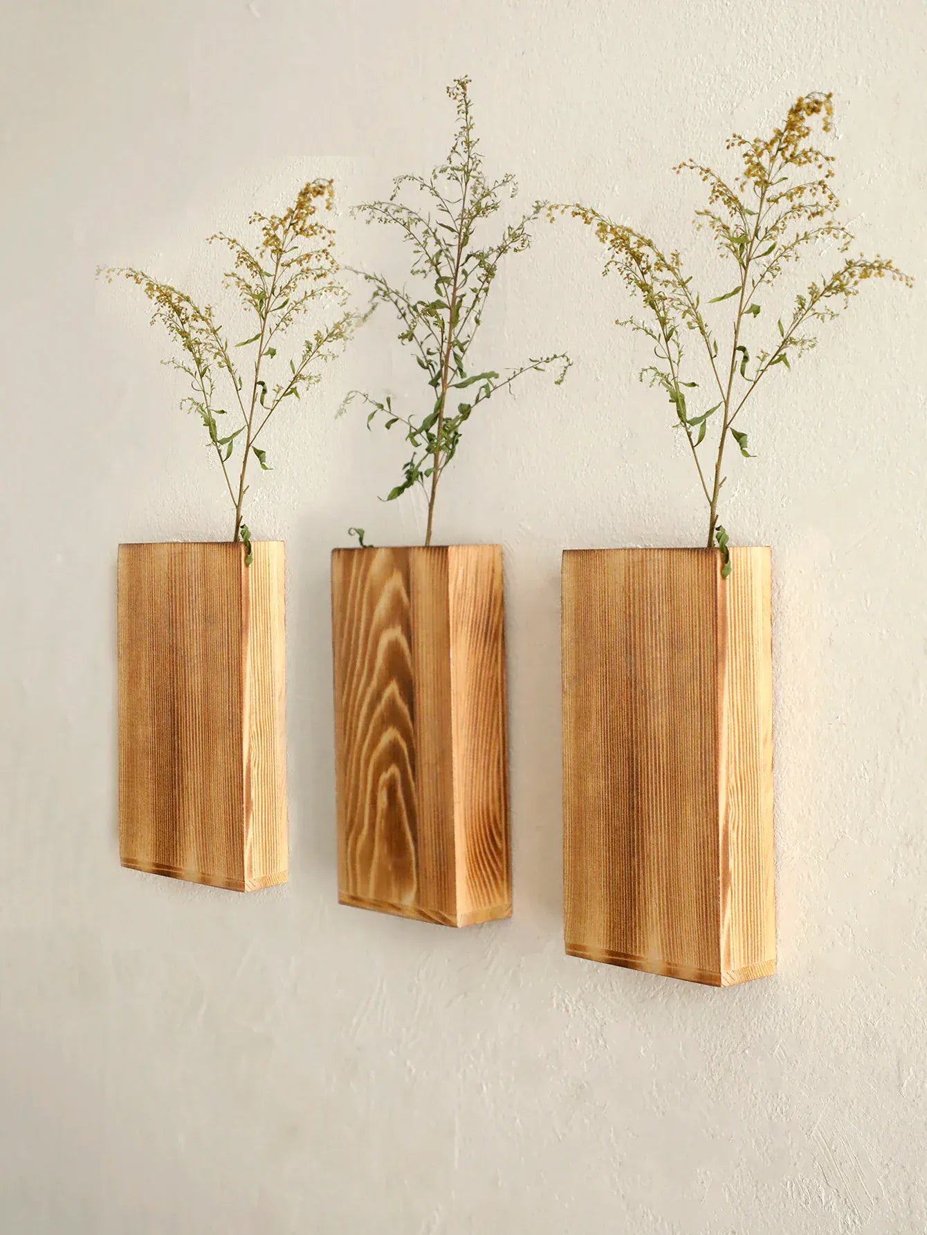 cache pot mural en bois