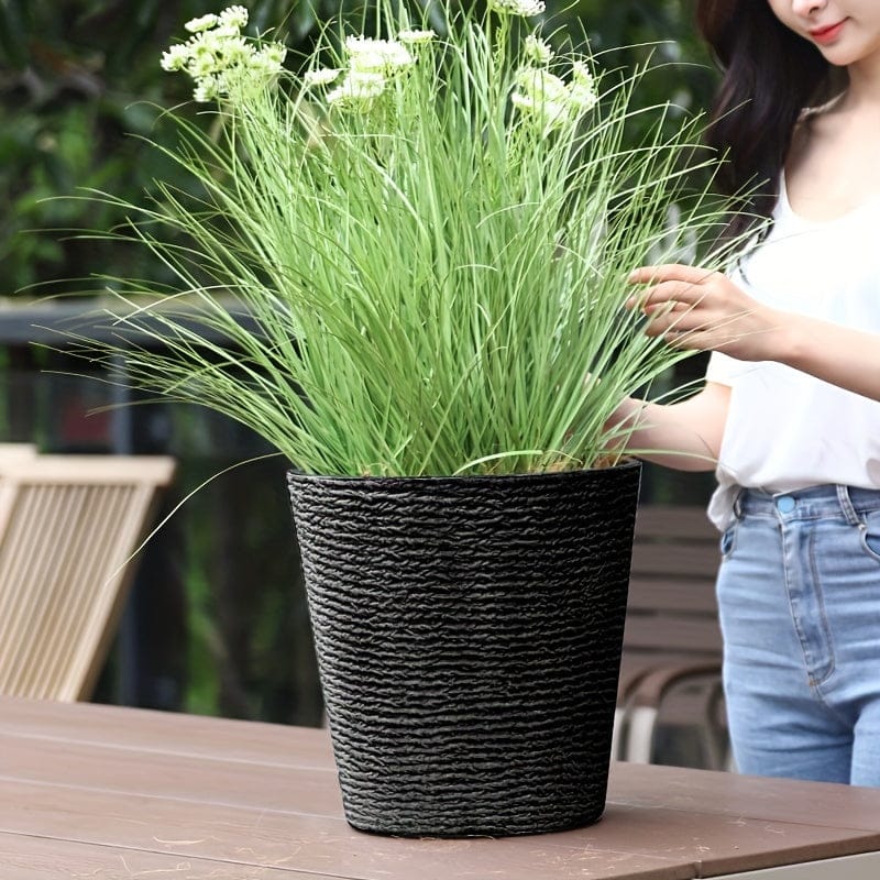 pot pour plante en plastique noir